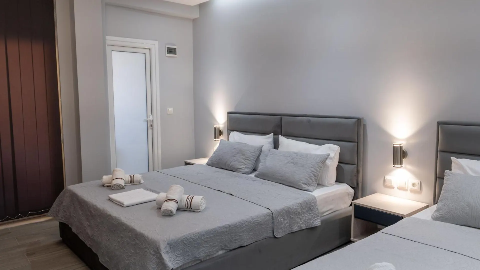 Hotel Porti Sarande 0*,